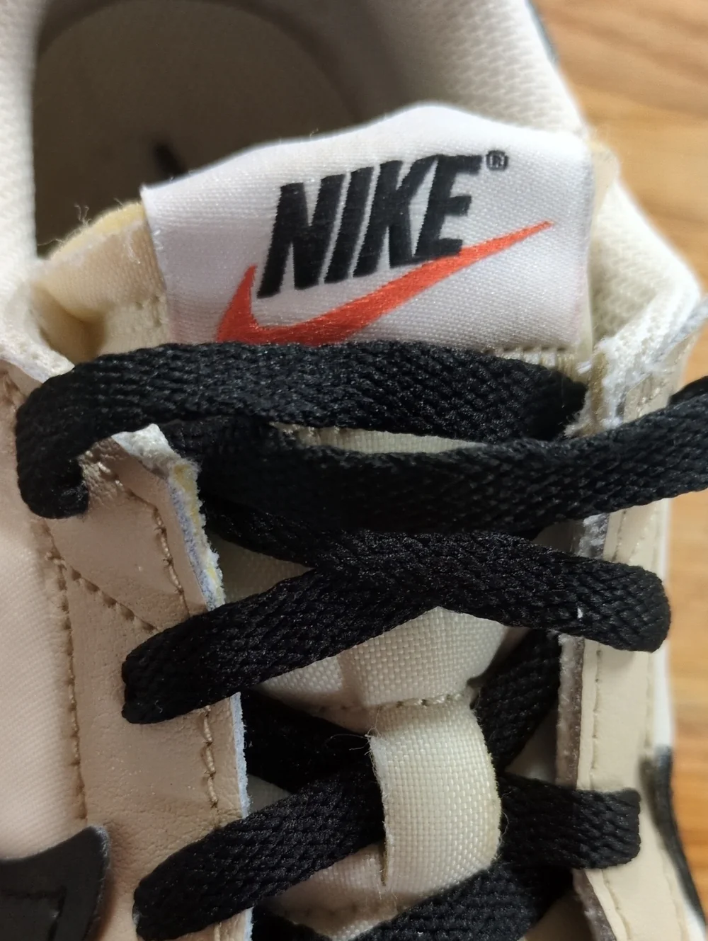 Nike Waffle Debut Sneakers Sandrift Black Womens Size 8